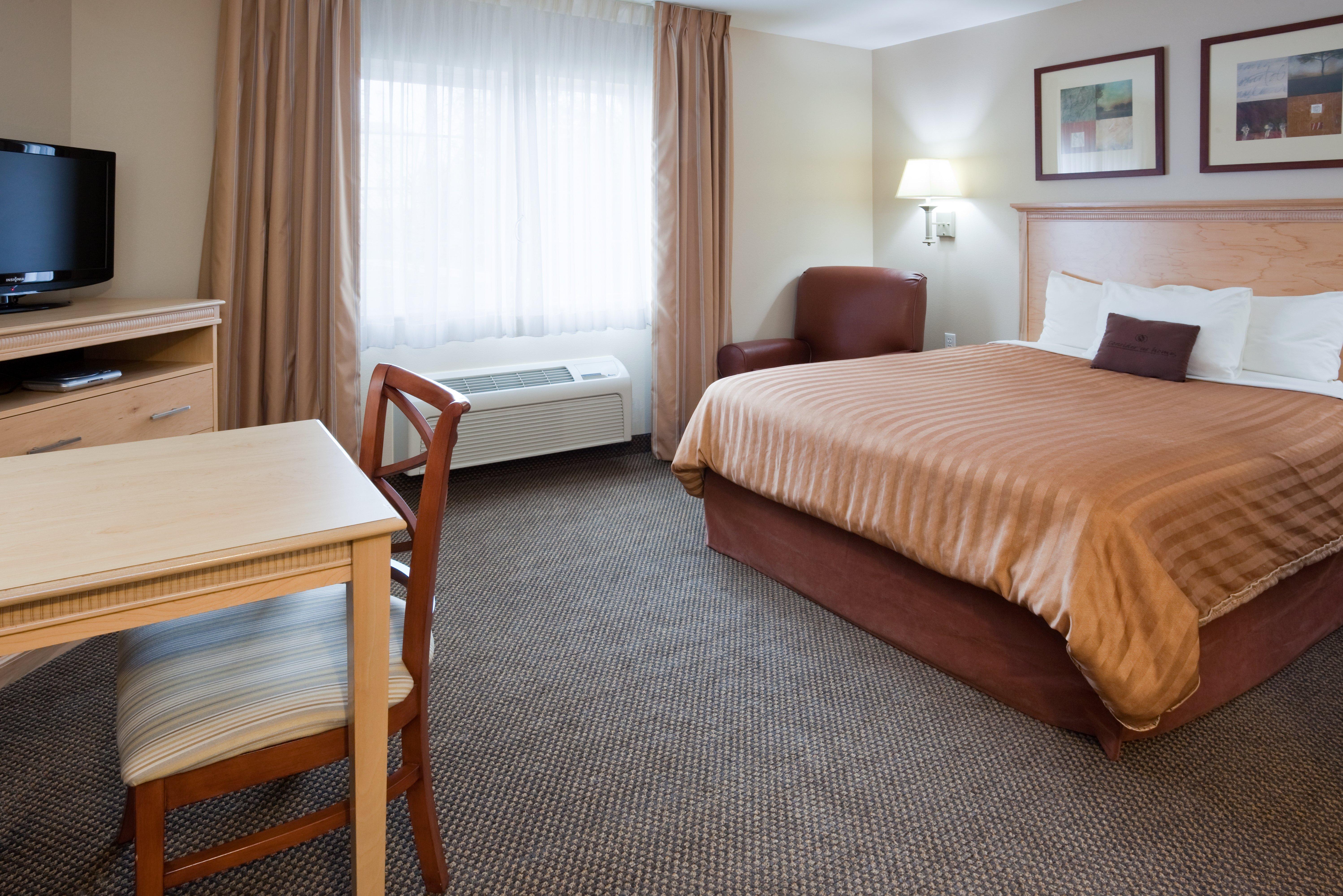 Candlewood Suites Milwaukee Brown Deer, An Ihg Hotel Екстер'єр фото