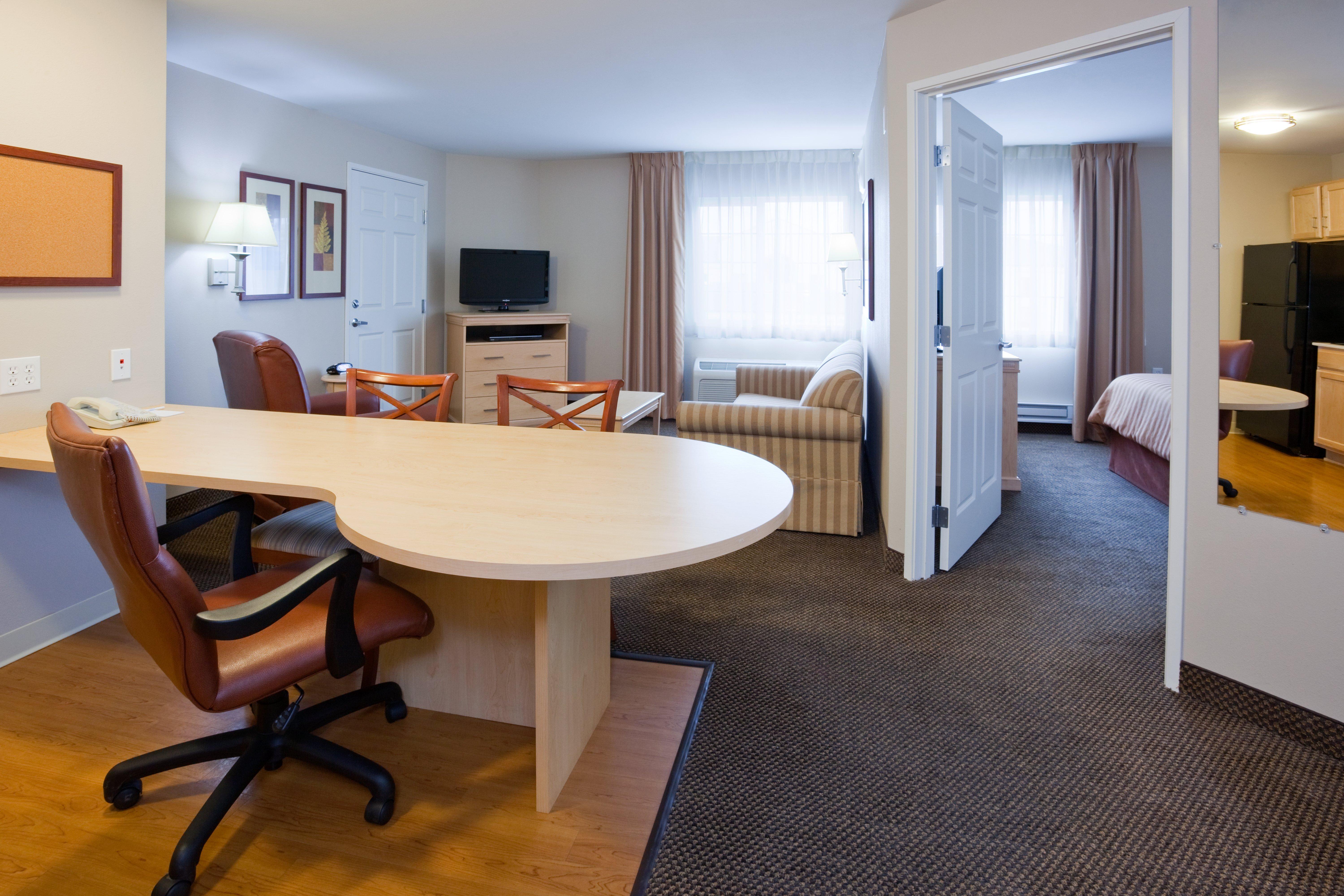 Candlewood Suites Milwaukee Brown Deer, An Ihg Hotel Екстер'єр фото