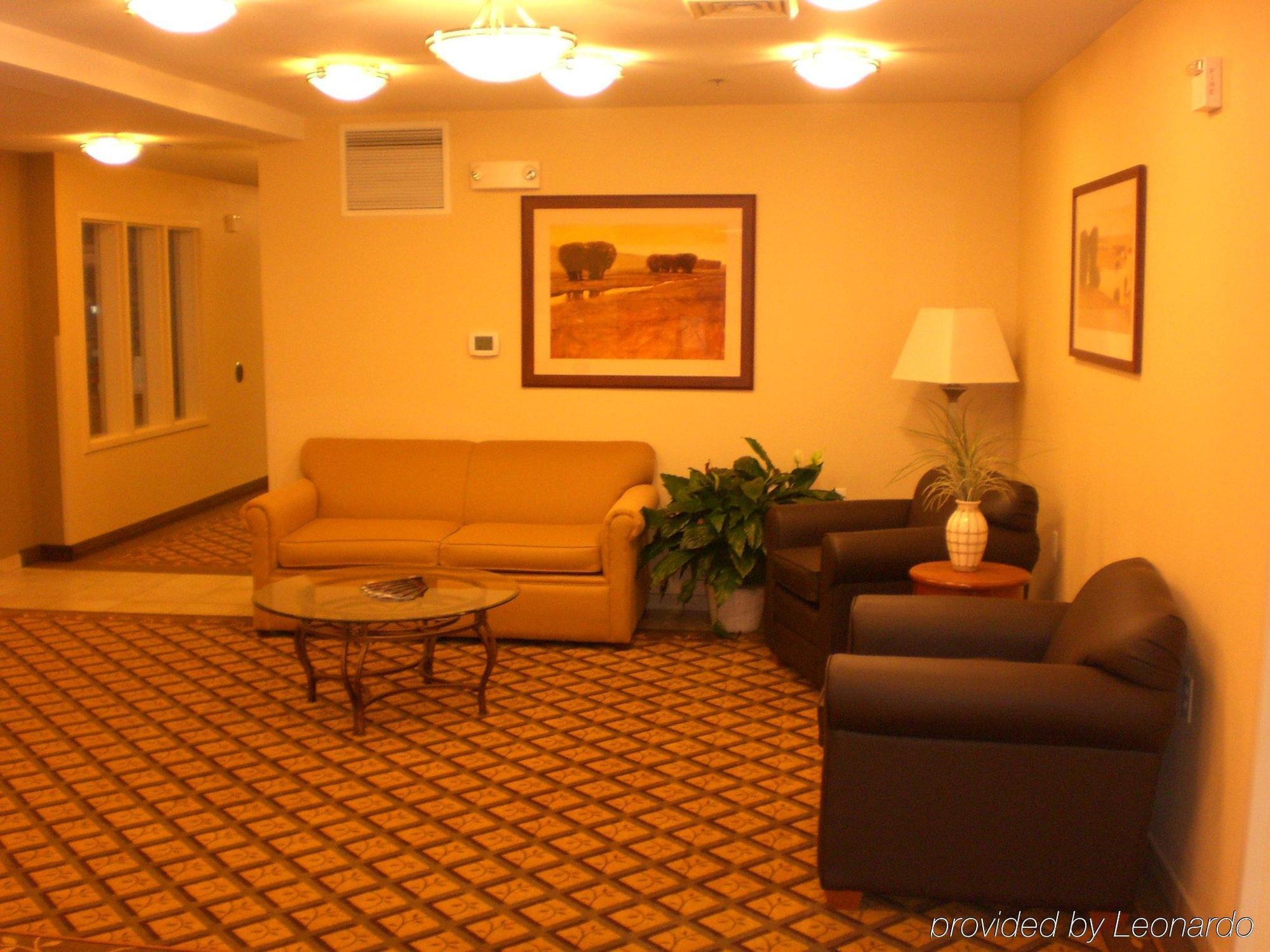 Candlewood Suites Milwaukee Brown Deer, An Ihg Hotel Інтер'єр фото