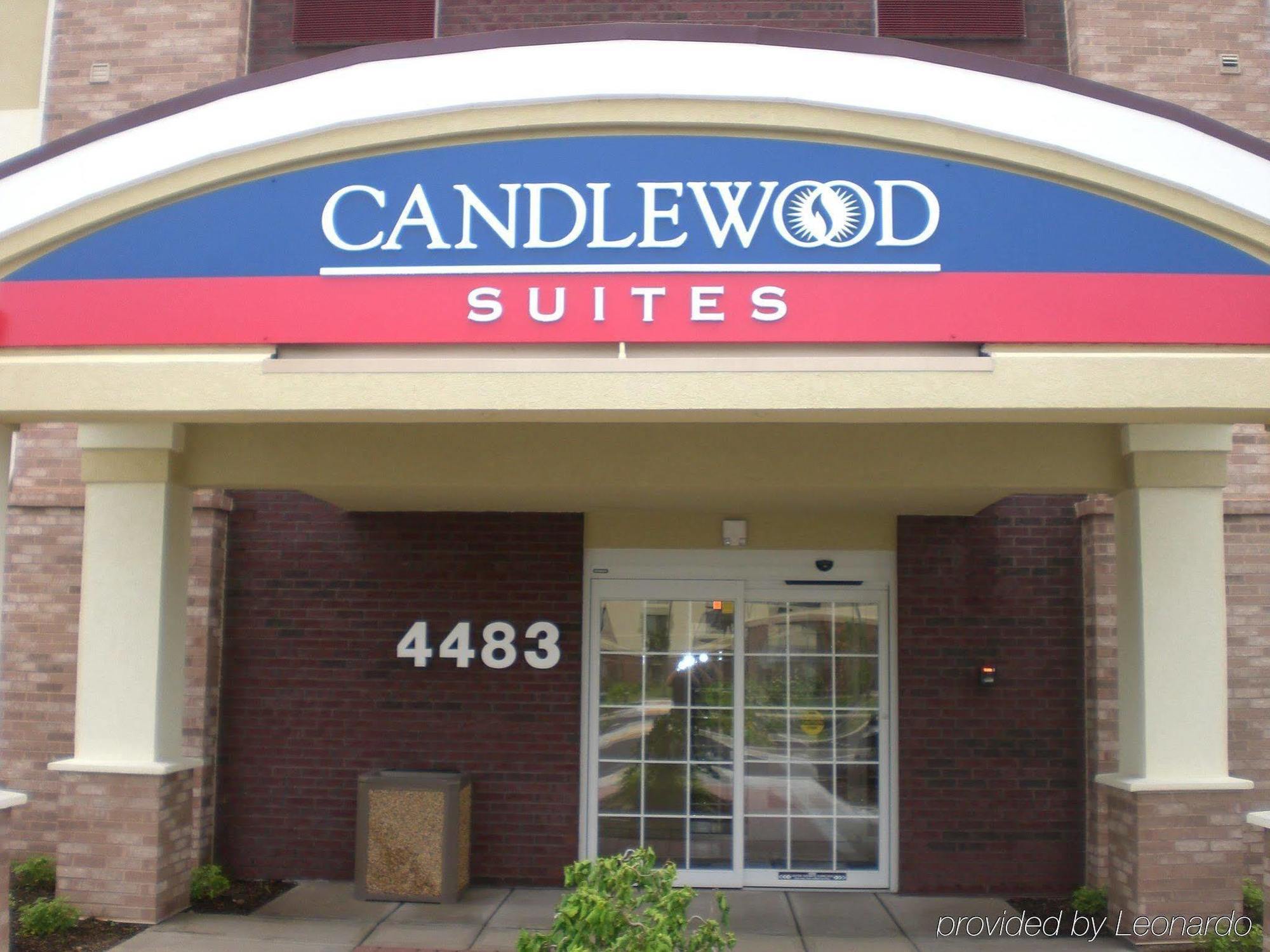Candlewood Suites Milwaukee Brown Deer, An Ihg Hotel Екстер'єр фото