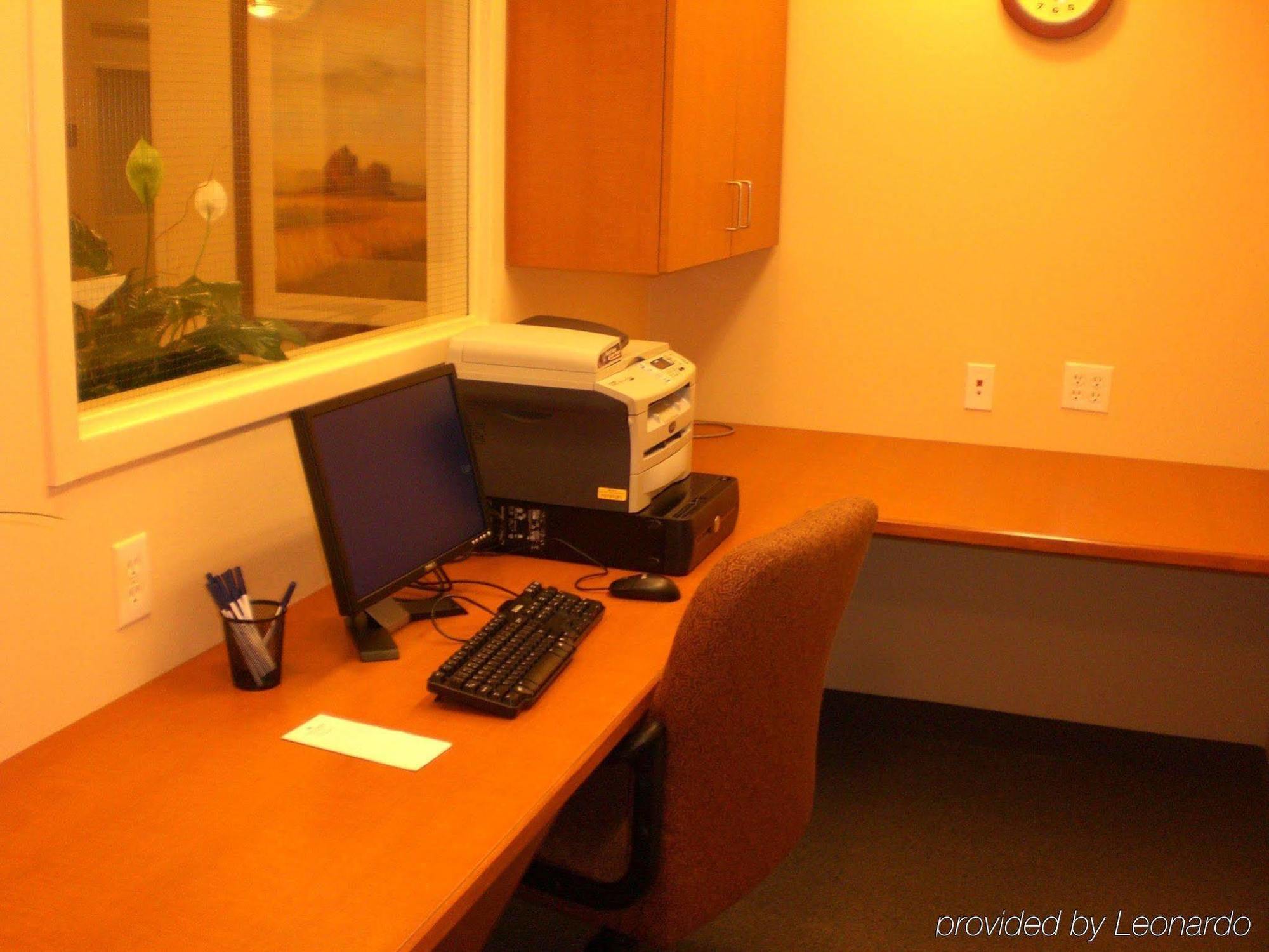 Candlewood Suites Milwaukee Brown Deer, An Ihg Hotel Зручності фото